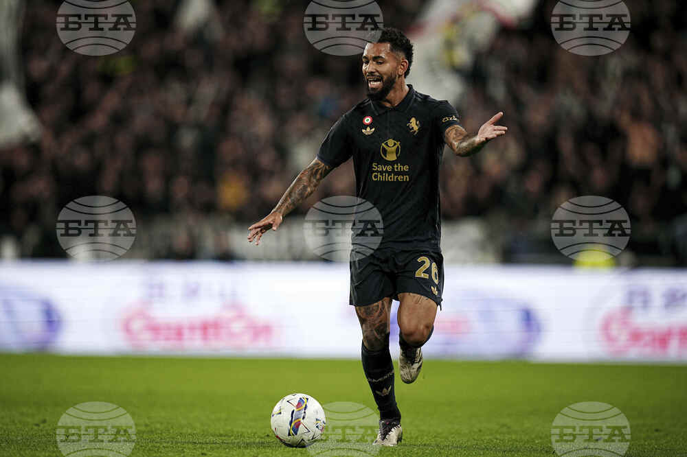 Дъглас Луис се завръща в състава на Ювентус за мача с Лил в Шампионска лига