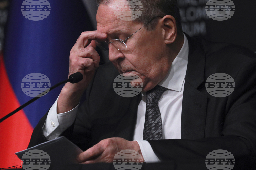 Британското правителство може да конфискува луксозен апартамент на дъщеря на любовницата на Сергей Лавров, пише Франс прес