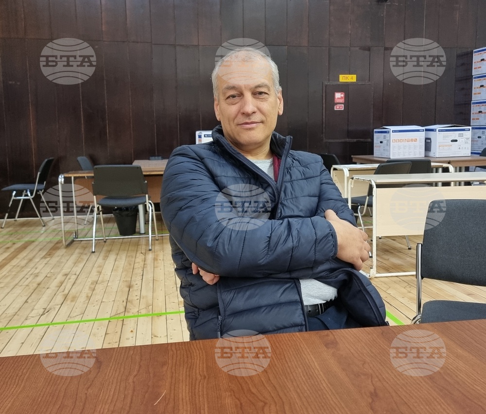 Близо 200 000 варненци гласуват днес за районни кметове в 201 секции