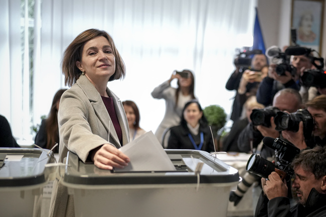 На референдума за европейските аспирации на Молдова 50 процента са гласували с "да", показват нови данни от преброяването на бюлетините