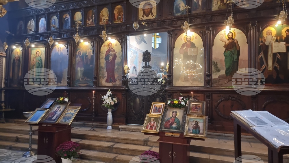 Добрич - храм "Св. Троица" - литургия