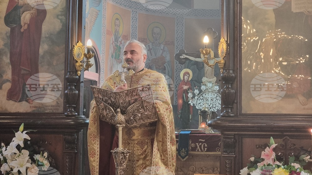 Добрич - храм "Св. Троица" - литургия