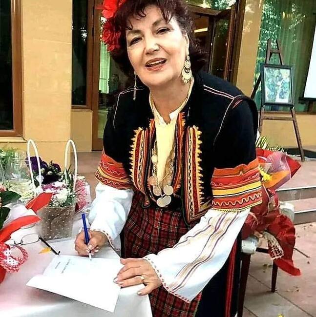 Филологът, поет и журналист Христина Въчева, която живее в Хамбург, посвети своя поема на Деня на Кърджали