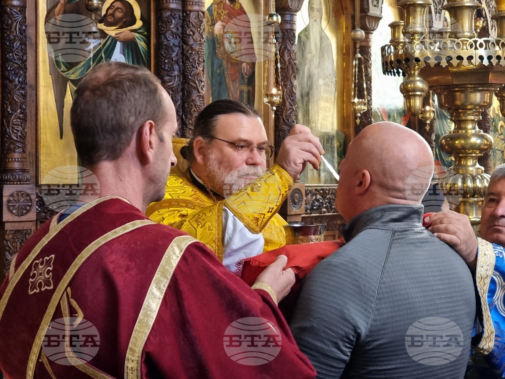 Ямбол - храм "Св. Николай Чудотворец" - неделна литургия