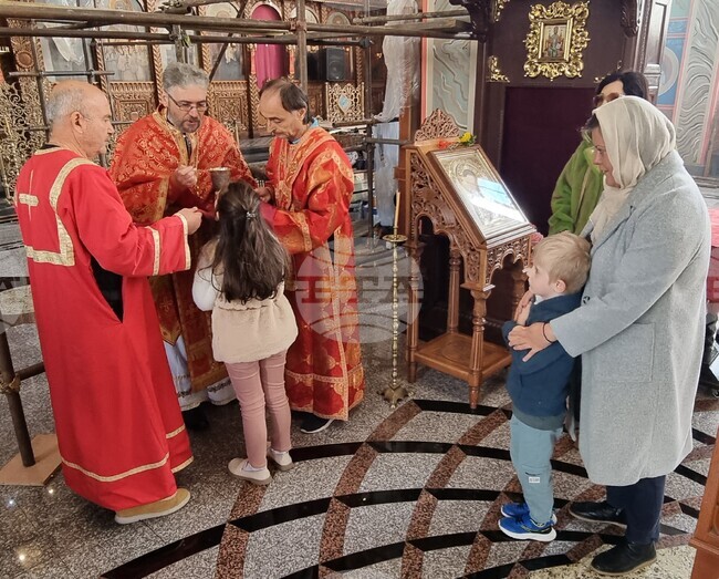 Шумен - неделна служба - църква „Свети Три Светители“ - отец Красимир