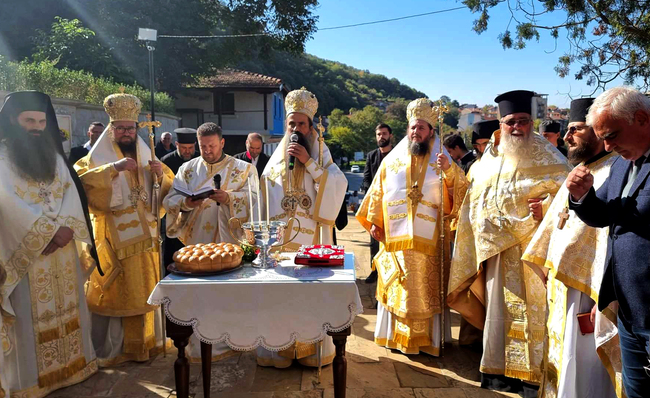 Водосвет за възстановената наскоро църква "Свети Николай Чудотворец" в Дупница извърши българският патриарх Даниил