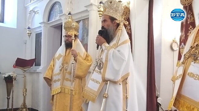 Патриаршеска света литургия отслужи днес Българският патриарх Даниил в обновената църква "Св. Николай Чудотворец“ в Дупница