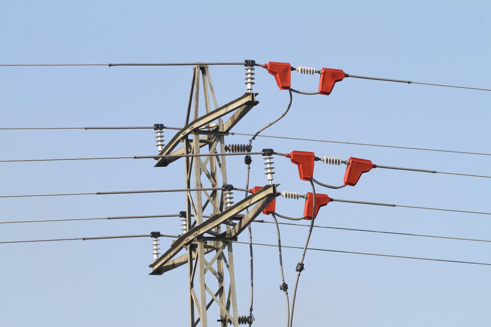 Продължава да се работи по възстановяване на електрозахранването в община Раковски