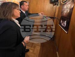 Иван Ченчев по време на откриването на изложбата с фотоси от Храма на Понтийската майка на боговете в Клуба на народния представител