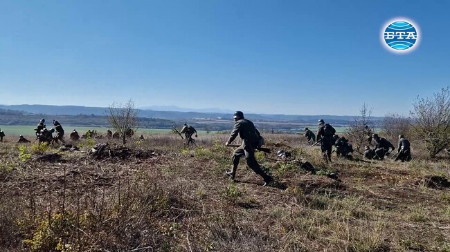 Близо 70 възстановчици от България, Румъния и Украйна пресъздадоха битка от Втората световна война