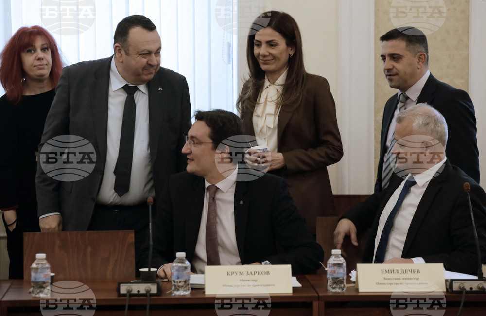 Парламент - Комисия по правни въпроси