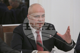 Парламент - Комисия по транспорт и съобщения