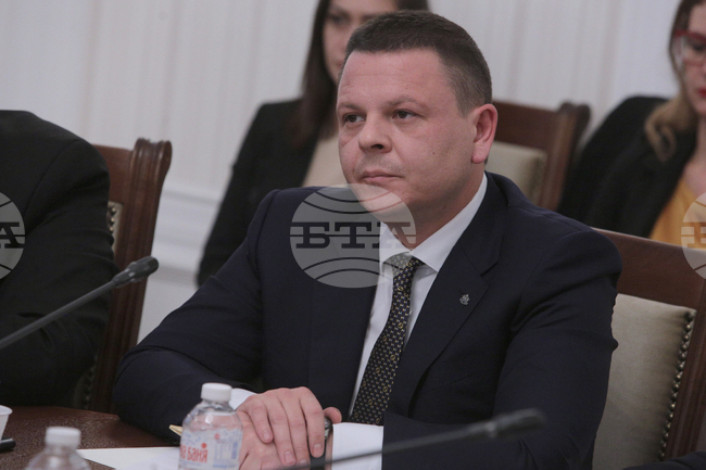 Парламент - Комисия по транспорт и съобщения
