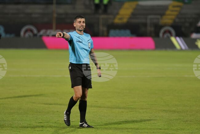 Кристиян Колев ще бъде главен съдия на срещата между Левски и Славия в Първа лига