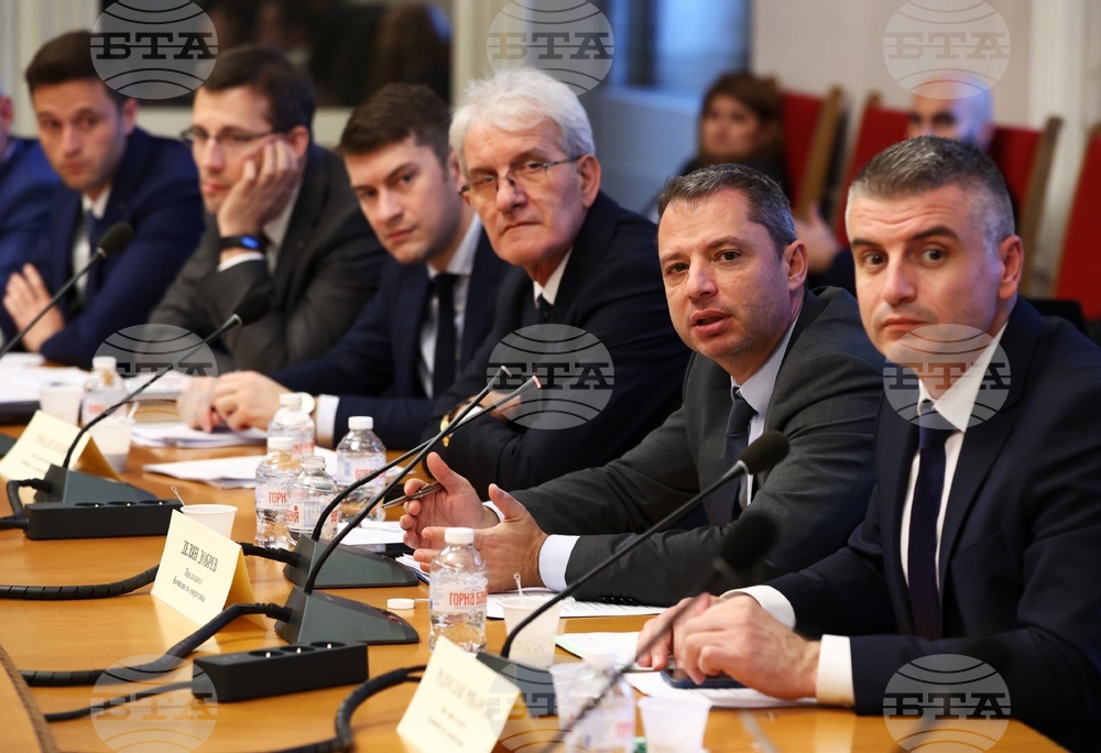 Комисията по енергетика на НС възлага на Министерски съвет да подпише договор със САЩ за изграждане на нова ядрена мощност в АЕЦ "Козлодуй"
