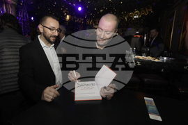 Ивайло Цветков - книга „Диалози“