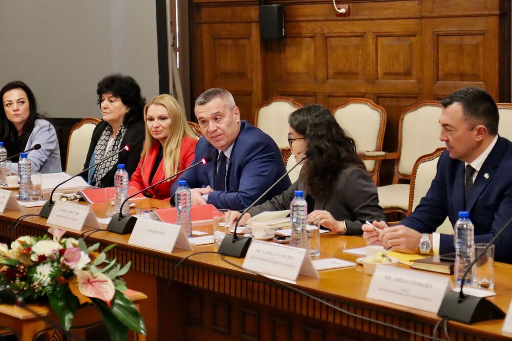 Министър Тахов: България е лидер в износа на земеделски продукти за Китай сред страните от Централна и Източна Европа