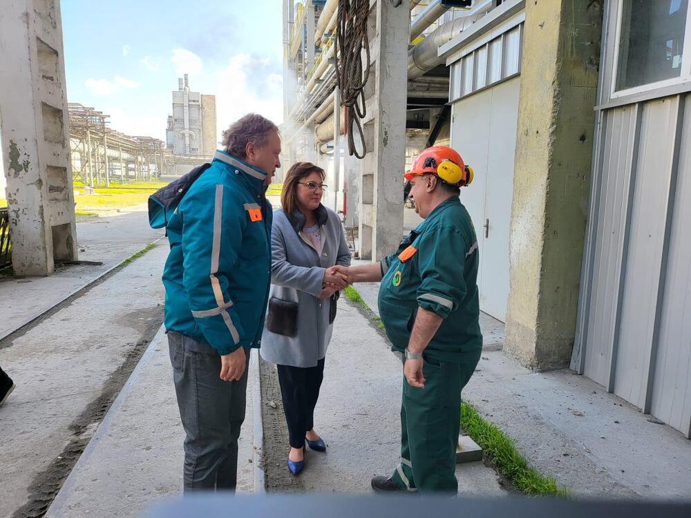 Министър Нинова: Има осигурени торове за тази година. Земеделските стопани да бъдат спокойни