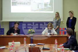 Министерство на енергетиката- договори - подписване