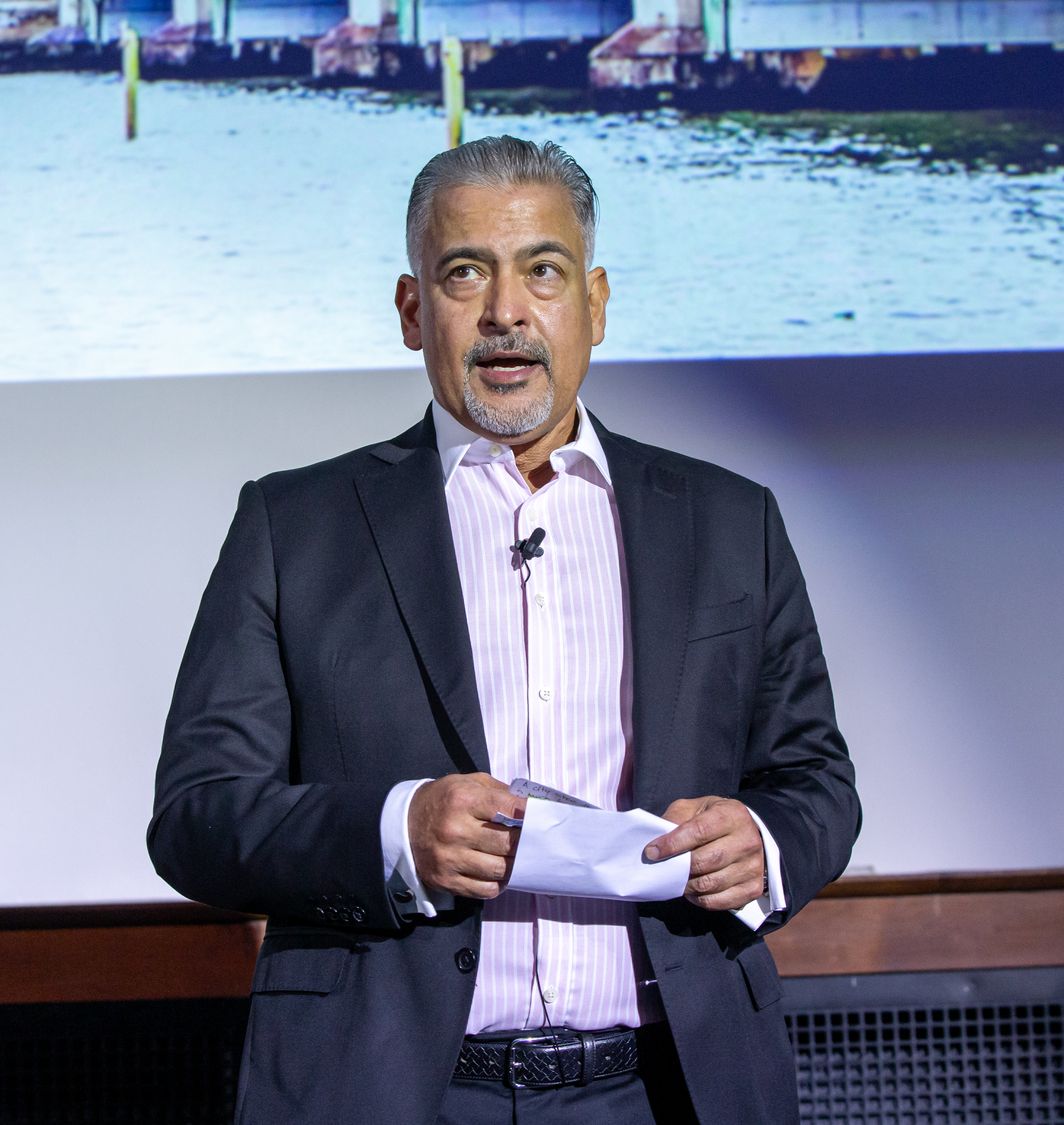 Великобритания - "Кариера и живот в България" - форум