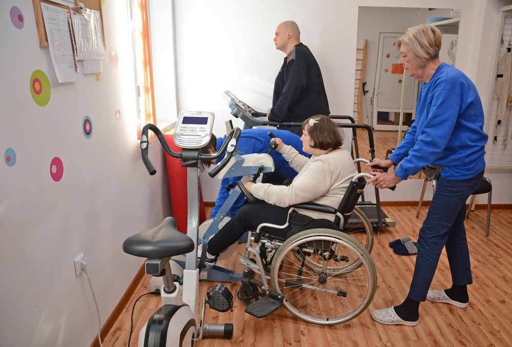 Община Варна: Потребителите на Центъра за хора с увреждания в кв. „Аспарухово“ обичат да градинарстват, да пътуват и да изработват сувенири от рециклирани материали