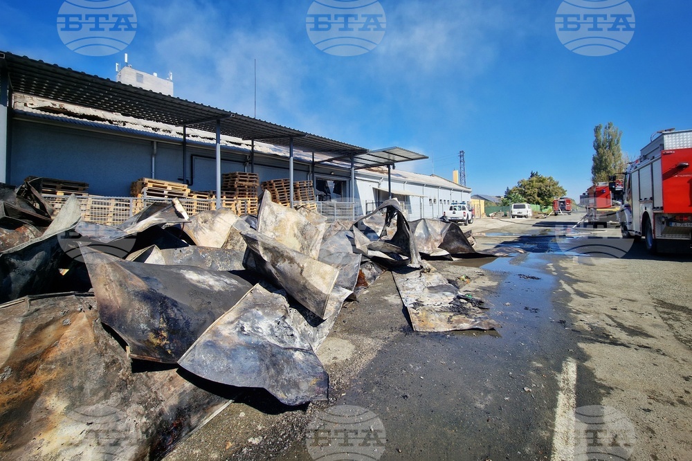 Карнобат - склад - пожар