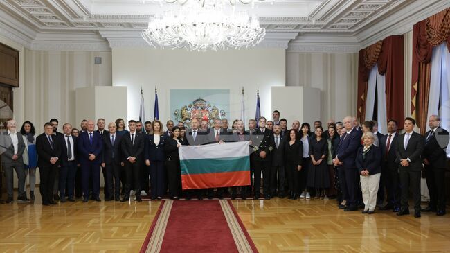 Президентът Румен Радев ще връчи националното знаме на 34-тата българска полярна експедиция