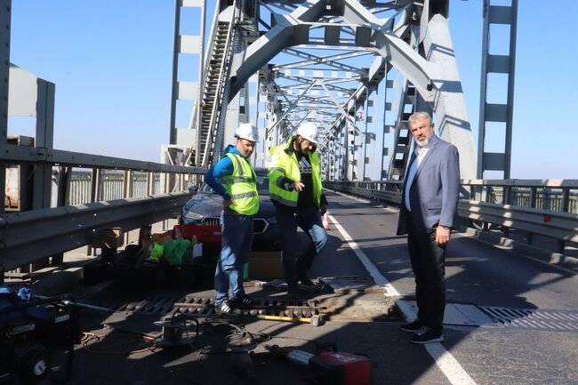 ОА Русе: Започна ремонт в румънския участък на Дунав мост при Русе, затворени са по-малко от 50 метра в едната лента, няма тапи в района