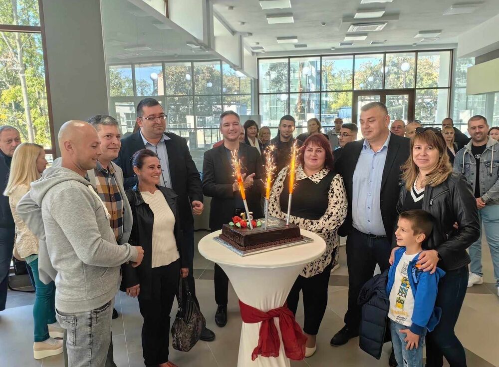 БСП не може да има бъдеще без активните млади хора, каза в Ямбол Кристиан Вигенин