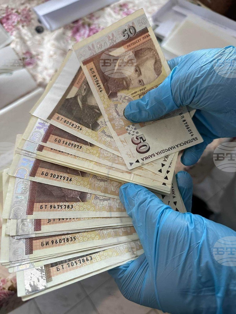 Банкноти на обща стойност 99 820 лева иззеха столични полицаи при операция срещу печатница за фалшиви пари