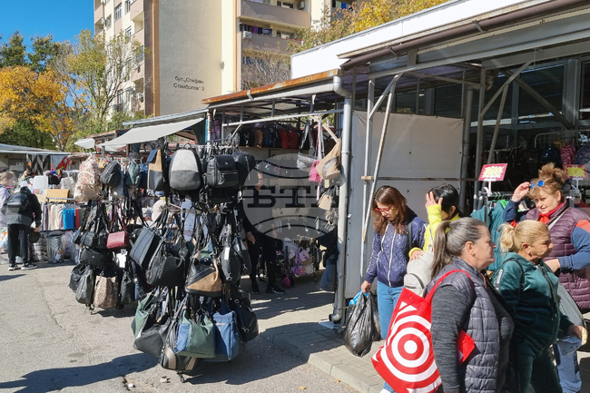 НАП установи нарушения на седем търговци при проверка на Неделния пазар в Димитровград
