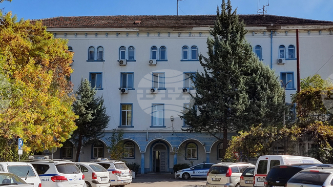 Полицията в Димитровград разкри шивашки цех, произвеждал имитации на защитени марки детски дрехи 