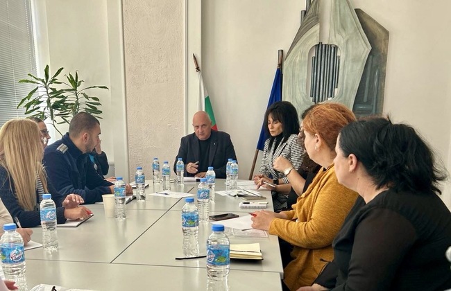 ОА Стара Загора: Областният управител Методи Марков председателства работна среща за Механизма за съвместна работа на институциите по обхващане и включване в образователната система на деца и ученици в задължителна предучилищна и училищна възраст