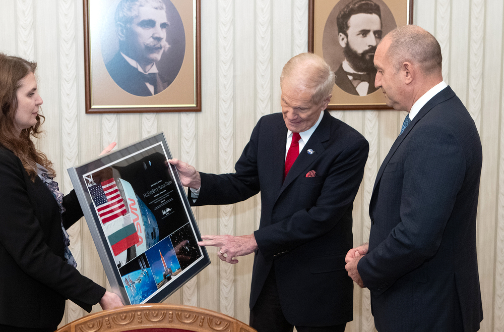 Президентът: Космическите изследвания намират все по-голямо приложение в ежедневието и България ще продължи да развива своя потенциал в тази сфера