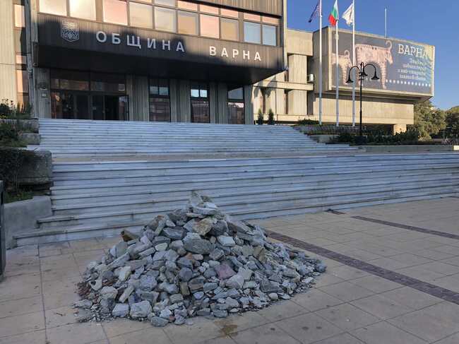 Община Варна: Поставят паметен знак на Пламен Горанов пред сградата на Община Варна
