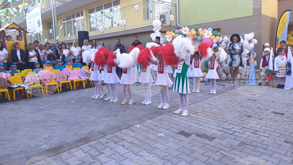 Петрич - детска градина "Звънче" - обновена сграда - откриване