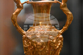 САЩ - Лос Анджелис - изложба - Панагюрско златно съкровище