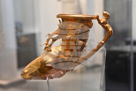 САЩ - Лос Анджелис - изложба - Панагюрско златно съкровище