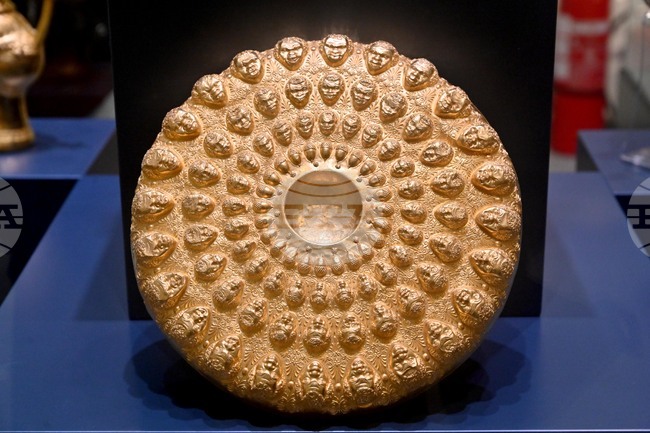 САЩ - Лос Анджелис - изложба - Панагюрско златно съкровище