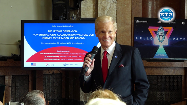 В златната епоха на изследването на Космоса сме и всички вие ще бъдете част от нея, каза директорът на НАСА Бил Нелсън пред студенти в СУ