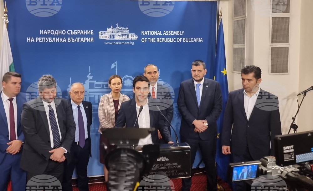 Народно събрание - съвместен брифинг на "Продължаваме Промяната" и "Демократична България"