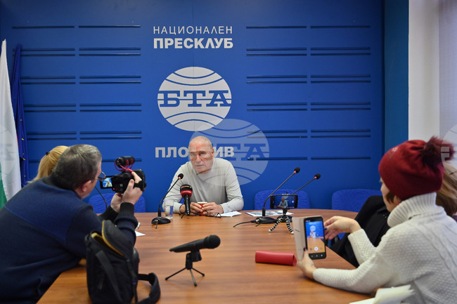 Национален пресклуб на БТА Пловдив - среща с историка доц. Стефан Шивачев