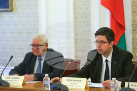 Парламент - Комисия по бюджет и финанси