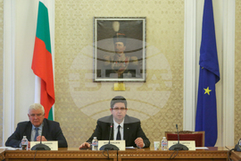 Парламент - Комисия по бюджет и финанси