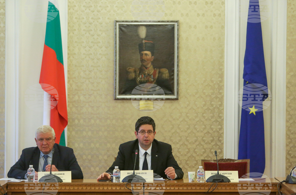 Парламент - Комисия по бюджет и финанси