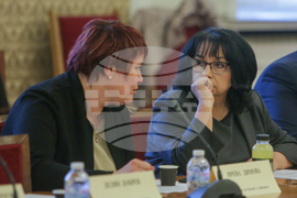 Парламент - Комисия по бюджет и финанси