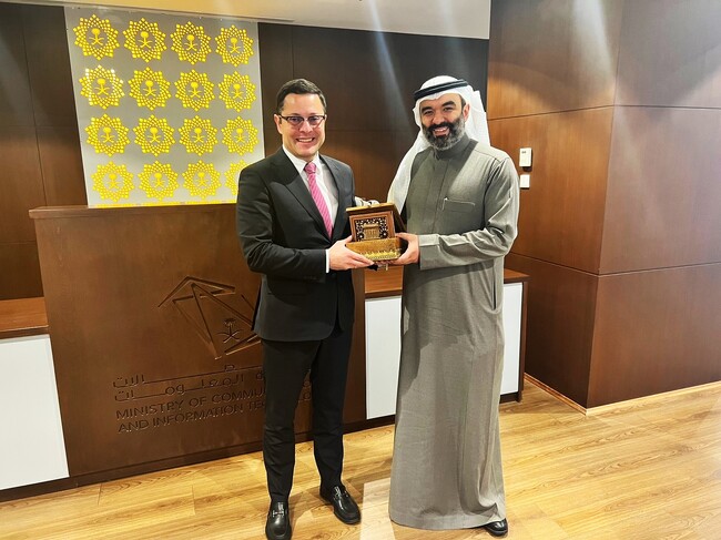 Министър Пулев: Най-големият инвестиционен фонд в Саудитска Арабия проявява сериозен интерес към високотехнологични български компании