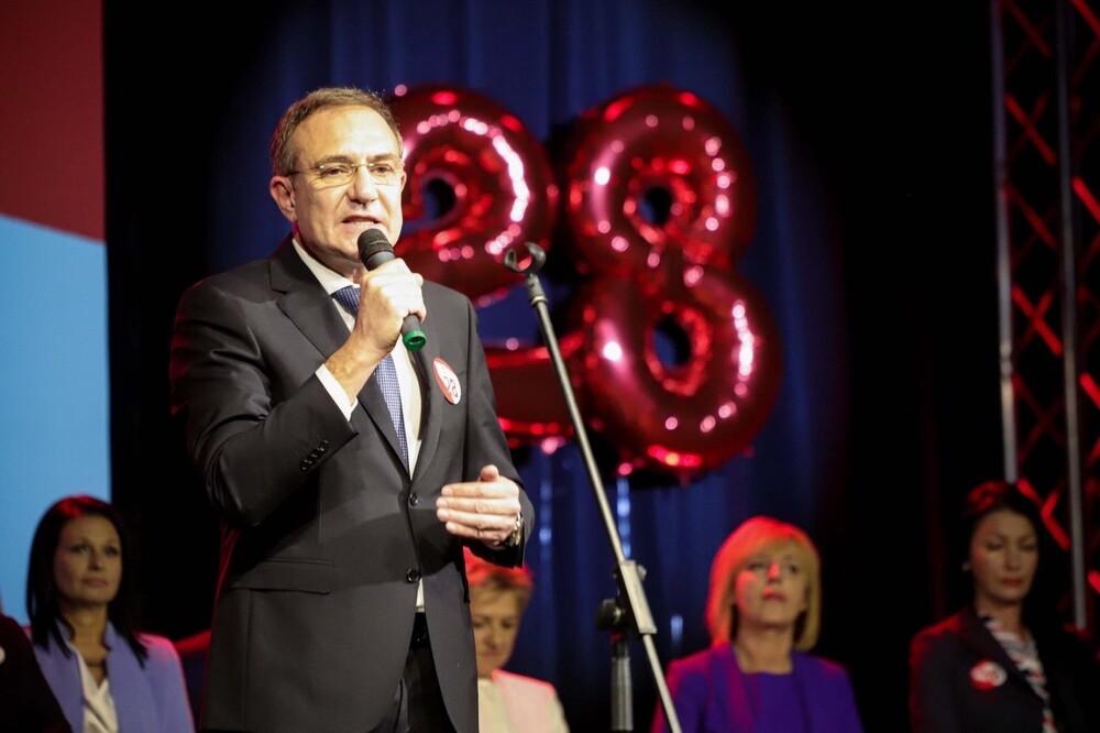 Борислав Гуцанов пред хиляди в Арена Шумен: Трябва да гласуваме, за да пречупим гръбнака на мафията