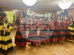 Ученици от гр. Септември поздравиха министъра на културата по случай ромската Нова Година – Василица