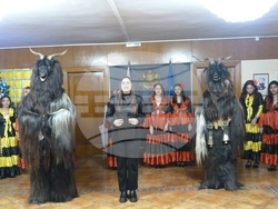 Ученици от гр. Септември поздравиха министъра на културата по случай ромската Нова Година – Василица